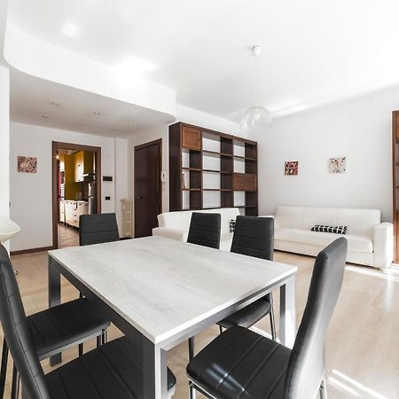 Cenisio M5 Lovely Apartment - With Balcony! Μιλάνο Εξωτερικό φωτογραφία